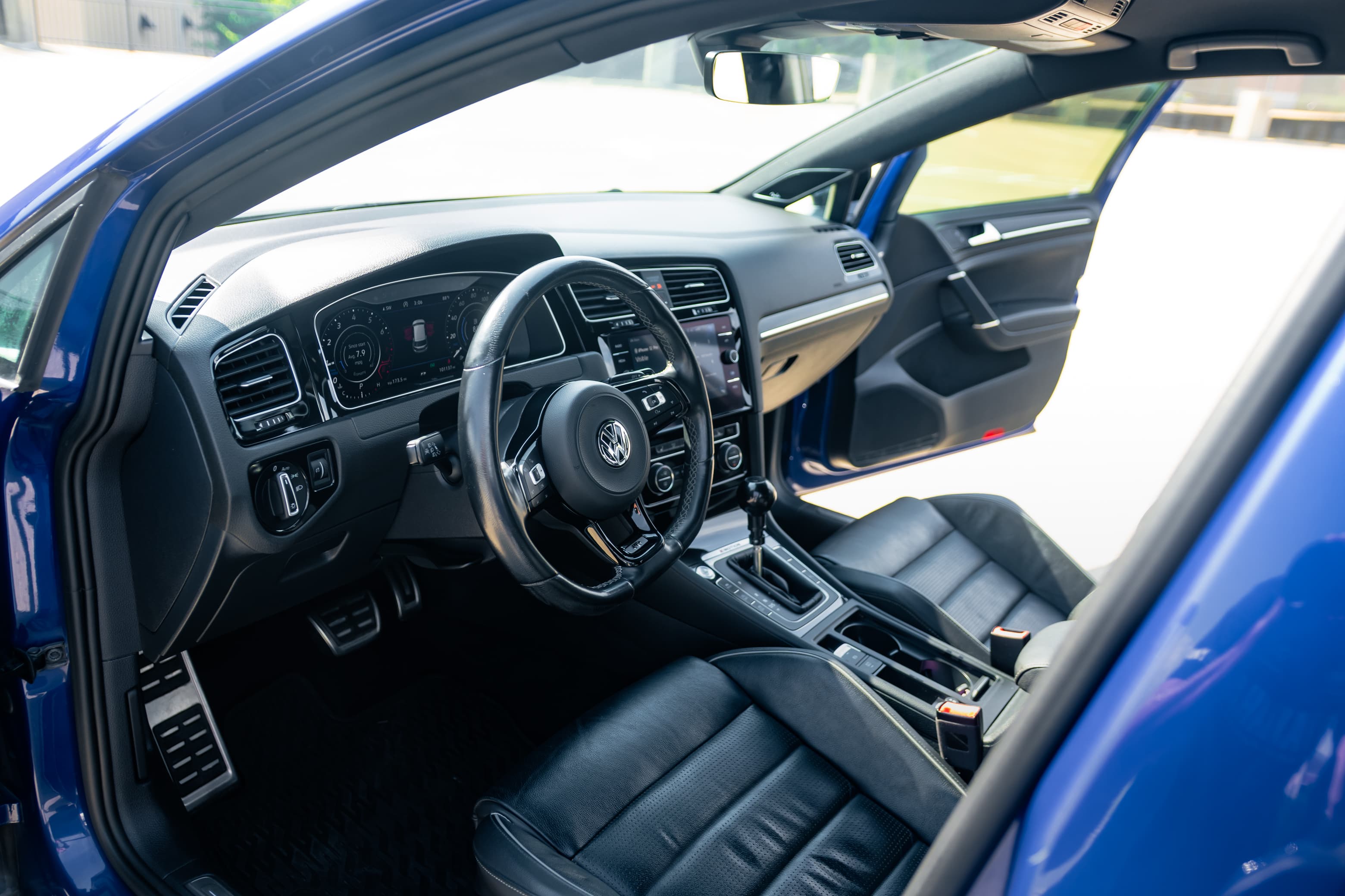 Volkswagen Golf R Interior