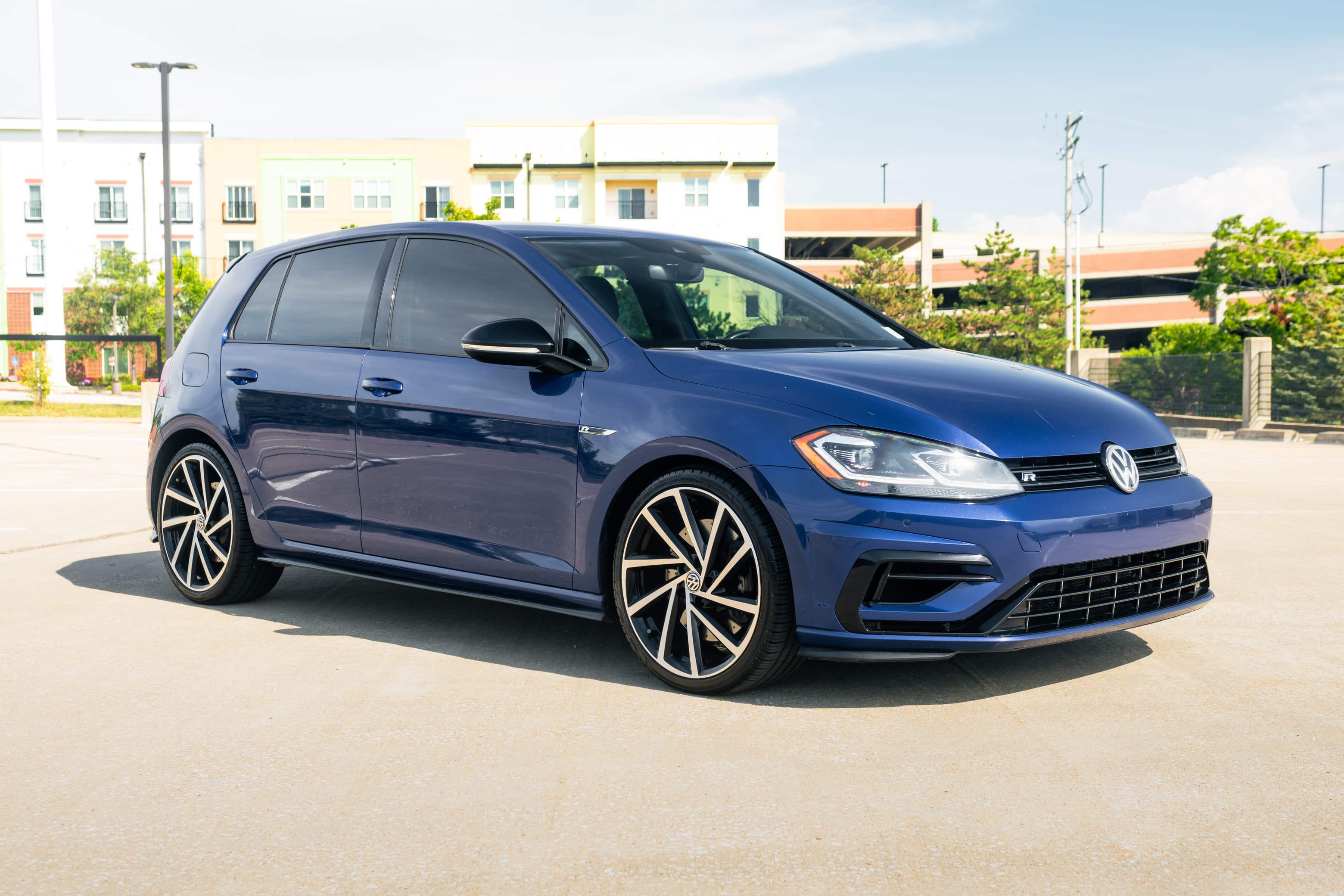 2018 Volkswagen Golf R - Photo 2
