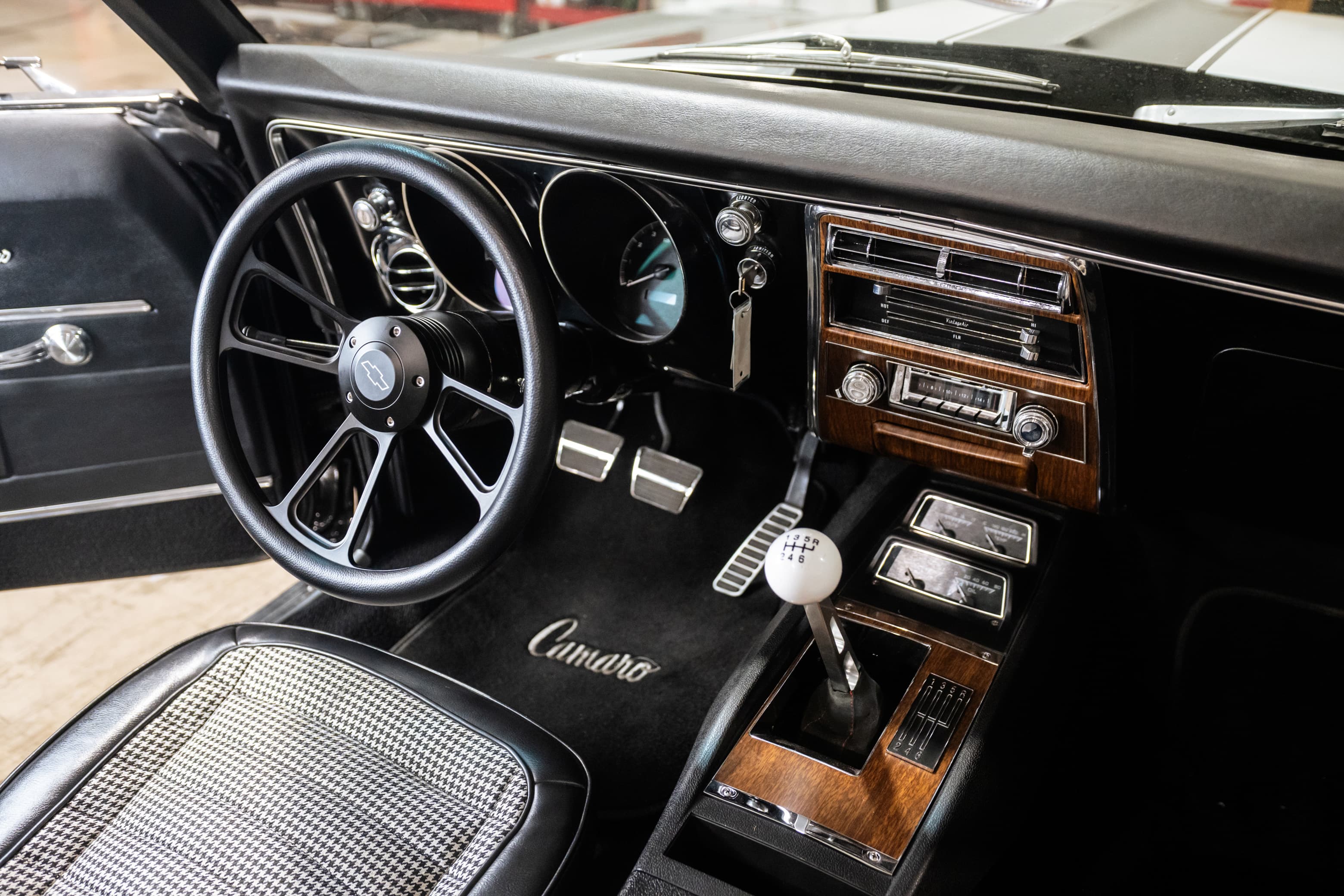 Chevrolet Camaro Resto Mod Interior