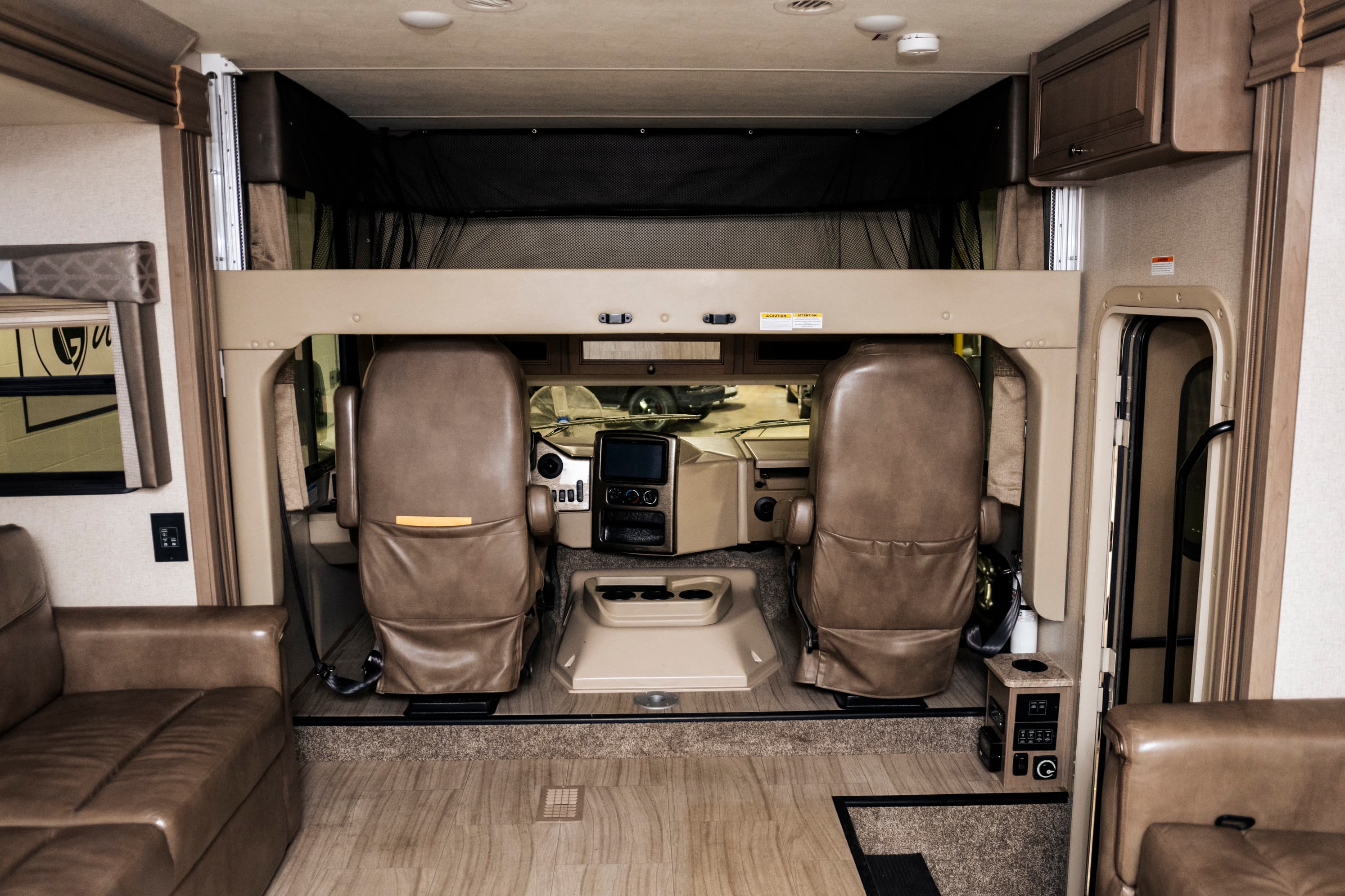 Thor Windsport Series M-34R Interior